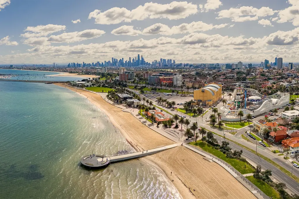 Novotel St Kilda  image 1