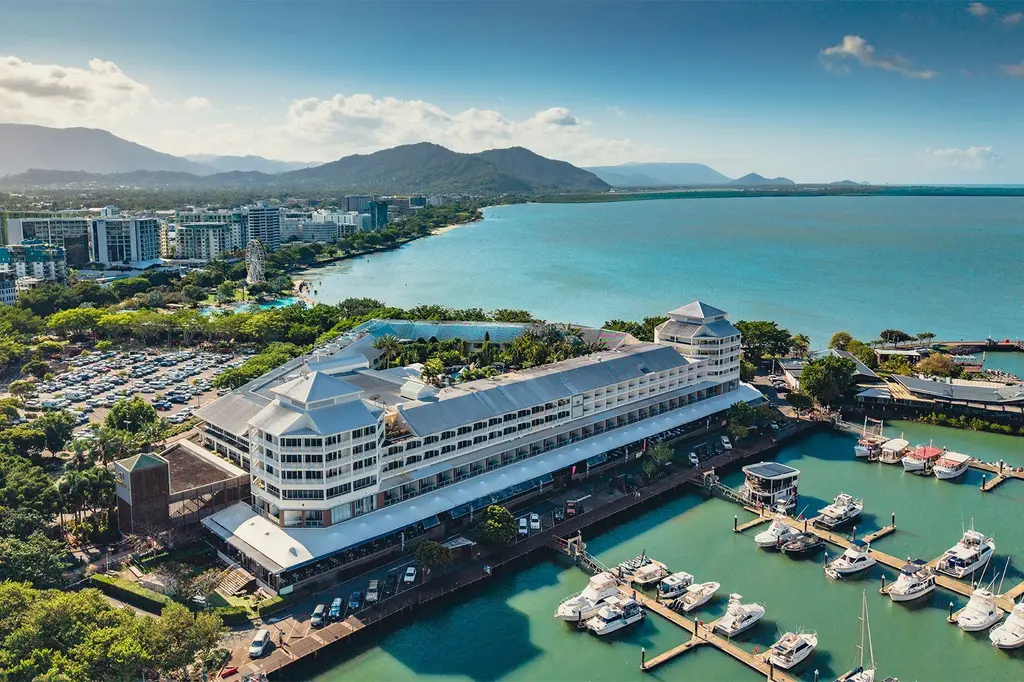 Shangri-La The Marina, Cairns image 1